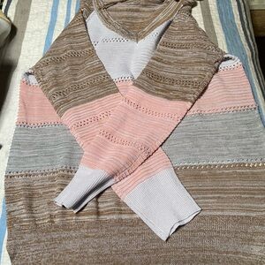 Women’s hooded sweater